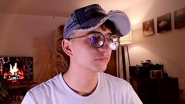 Snapshot of Mr_evan1 chatting on November 2025 02:49:02 PM Mr evan1 online show from November 2025 02:49:02 PM