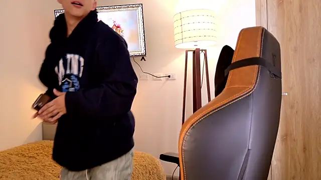 Snapshot of Mr_evan1 chatting on November 2025 04:44:01 PM Mr evan1 online show from November 2025 04:44:01 PM