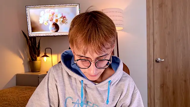 Snapshot of Mr_evan1 chatting on November 2025 04:29:02 PM Mr evan1 online show from November 2025 04:29:02 PM