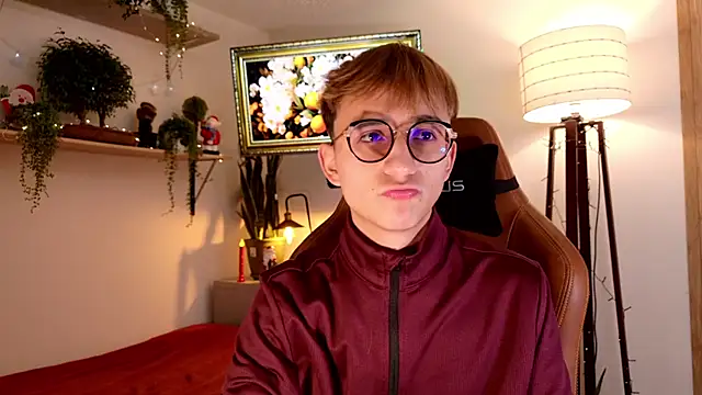 Snapshot of Mr_evan1 chatting on December 2025 04:02:01 PM Mr evan1 online show from December 2025 04:02:01 PM