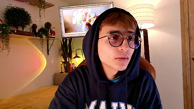 Snapshot of Mr_evan1 chatting on December 2025 04:16:01 PM Mr evan1 online show from December 2025 04:16:01 PM