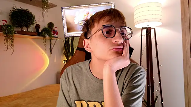 Snapshot of Mr_evan1 chatting on December 2025 04:03:02 PM Mr evan1 online show from December 2025 04:03:02 PM