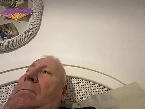 Bossinmidd12 online show from February 2025 09:28:01 PM