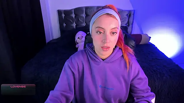 Violetaarey online show from February 2026 03:18:01 AM