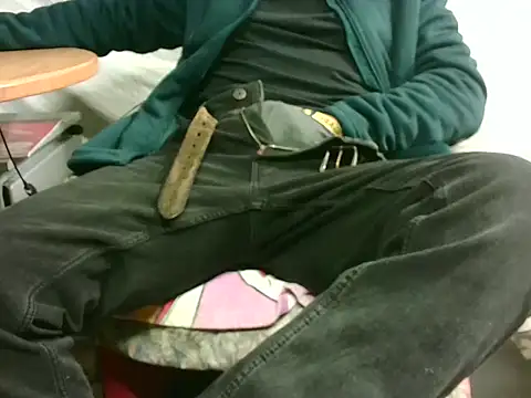 Giulio35 Pika online show from November 2025 04:32:02 PM