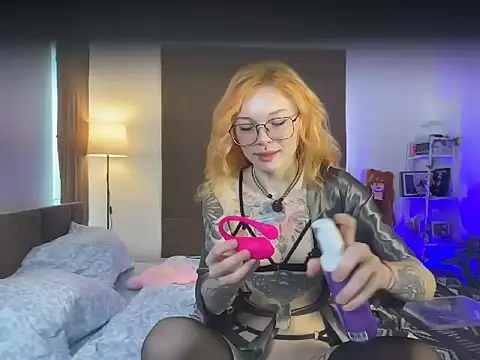 juicyshow  online show from September 2025 12:56:02 AM