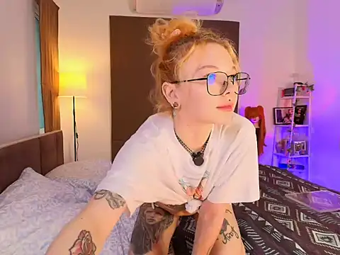 juicyshow  online show from October 2025 12:20:01 AM