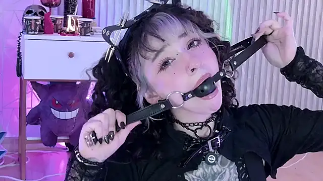 zephirahabney online show from November 2025 04:06:01 PM