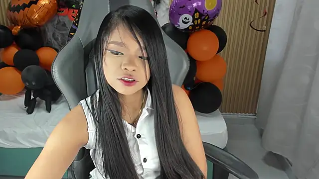 Snapshot of Lili_16 chatting on October 2025 11:06:02 AM Lili 16 online show from October 2025 11:06:02 AM