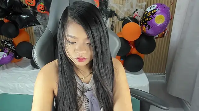 Snapshot of Lili_16 chatting on November 2025 11:10:01 AM Lili 16 online show from November 2025 11:10:01 AM