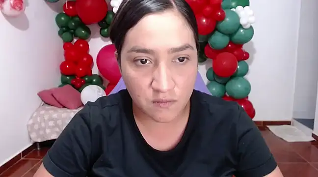 Snapshot of Saracutee1 chatting on December 2024 05:23:02 PM Saracutee1 online show from December 2024 05:23:02 PM