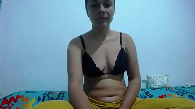 Snapshot of GiveLove1 chatting on January 2025 12:53:02 PM GiveLove1 online show from January 2025 12:53:02 PM