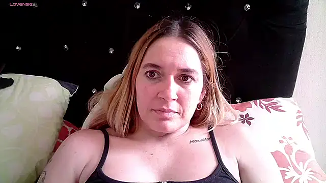 Izury Blondee online show from February 2025 03:19:02 PM