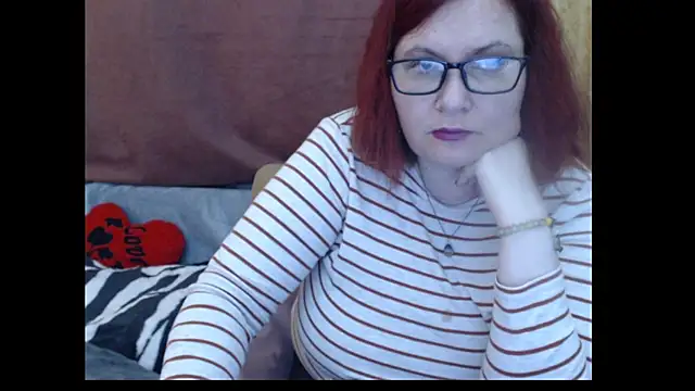 Snapshot of PlayfullMature chatting on April 2026 12:25:02 PM PlayfullMature online show from April 2026 12:25:02 PM