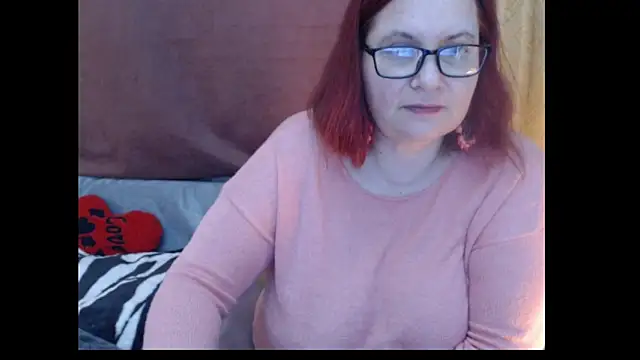Snapshot of PlayfullMature chatting on April 2026 04:01:01 PM PlayfullMature online show from April 2026 04:01:01 PM