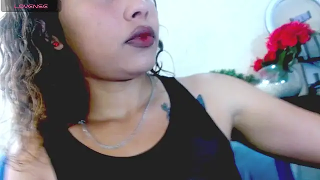 Snapshot of Eva_Hoot chatting on April 2026 02:19:02 PM Eva Hoot online show from April 2026 02:19:02 PM