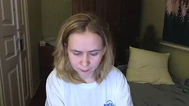 Riley Roo online show from December 2024 03:31:01 PM