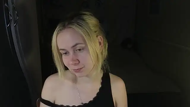 Riley Roo online show from March 2026 06:04:01 PM