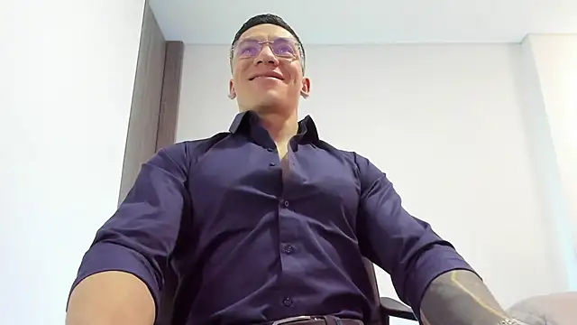 Snapshot of aquiles_51 chatting on June 2026 05:45:02 PM aquiles 51 online show from June 2026 05:45:02 PM