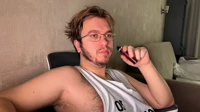 kiopiggy online show from November 2025 06:47:01 AM