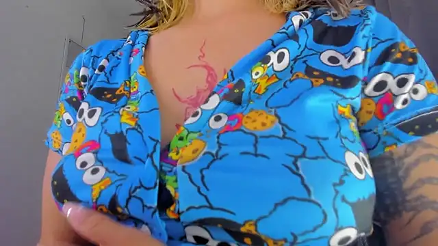 saralolo420 online show from January 2025 01:02:01 AM