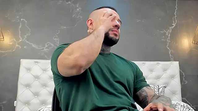 Snapshot of BruceDallas chatting on December 2024 11:59:02 PM BruceDallas online show from December 2024 11:59:02 PM