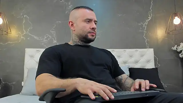 Snapshot of BruceDallas chatting on February 2025 01:57:01 AM BruceDallas online show from February 2025 01:57:01 AM