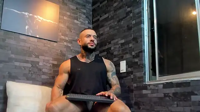 Snapshot of BruceDallas chatting on October 2025 12:28:02 AM BruceDallas online show from October 2025 12:28:02 AM