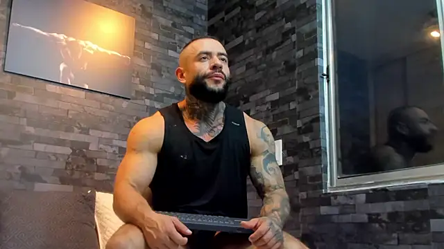 Snapshot of BruceDallas chatting on October 2025 11:13:01 PM BruceDallas online show from October 2025 11:13:01 PM