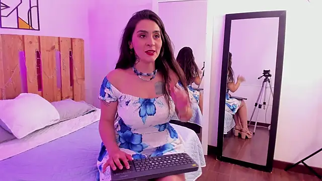 emily amaya online show from July 2026 08:35:02 PM