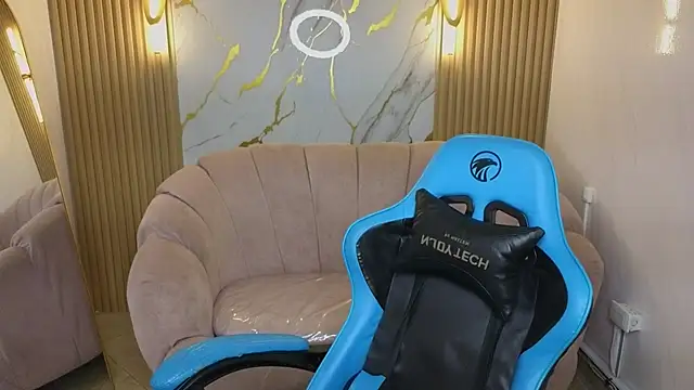 Snapshot of _mia_collins_b_ chatting on November 2025 01:14:02 PM mia collins b online show from November 2025 01:14:02 PM