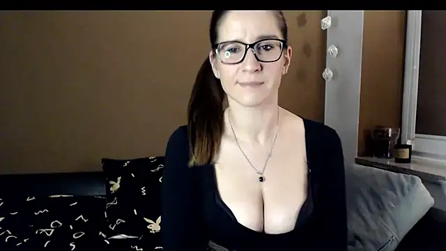 Snapshot of KayaRose chatting on December 2024 09:15:02 PM KayaRose online show from December 2024 09:15:02 PM