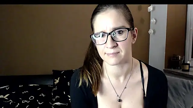 Snapshot of KayaRose chatting on December 2024 12:19:02 AM KayaRose online show from December 2024 12:19:02 AM