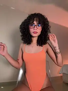 Lianh Benett online show from January 2025 04:42:01 AM