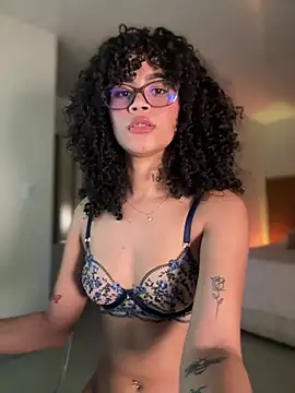 Lianh Benett online show from February 2025 07:48:01 AM