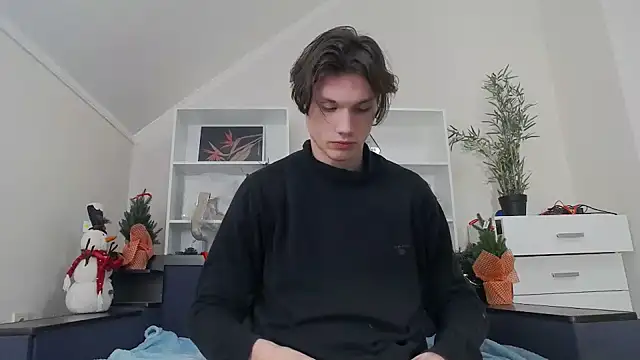 Snapshot of CalvinCay chatting on December 2024 08:18:01 PM CalvinCay online show from December 2024 08:18:01 PM