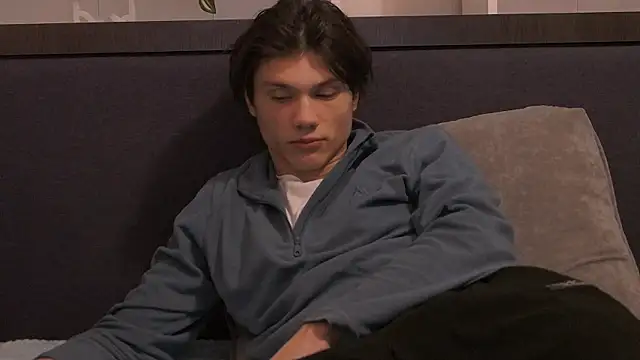 Snapshot of CalvinCay chatting on January 2025 03:45:02 AM CalvinCay online show from January 2025 03:45:02 AM