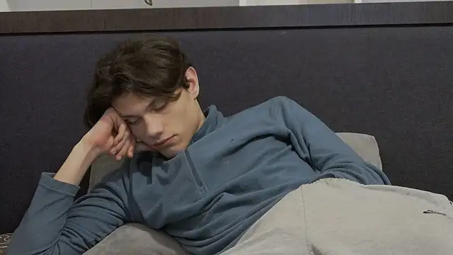 Snapshot of CalvinCay chatting on January 2025 05:00:02 AM CalvinCay online show from January 2025 05:00:02 AM