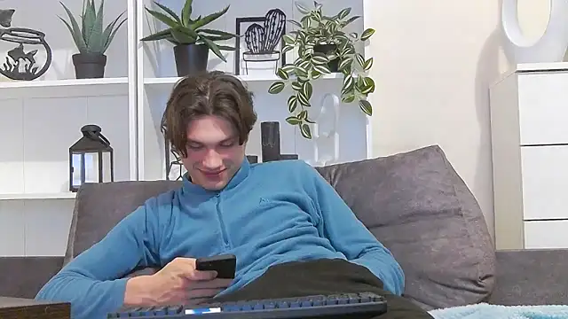 Snapshot of CalvinCay chatting on February 2025 07:58:02 PM CalvinCay online show from February 2025 07:58:02 PM