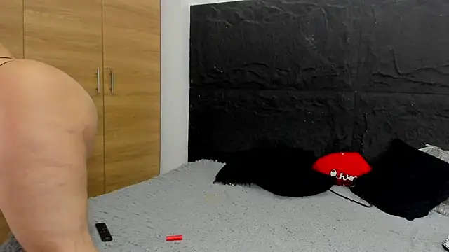 Snapshot of emakross chatting on March 2025 12:00:02 AM emakross online show from March 2025 12:00:02 AM