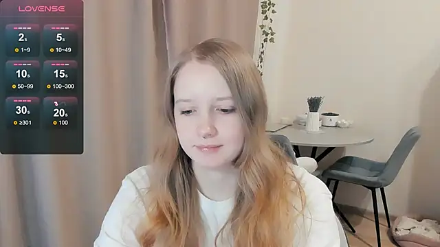 Snapshot of Alyaley chatting on October 2025 10:05:01 AM Alyaley online show from October 2025 10:05:01 AM