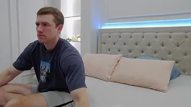 EthanPinkman online show from September 2025 04:47:01 AM