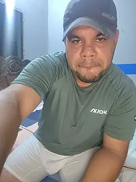 Snapshot of Evert_hairyboy chatting on June 2026 08:04:01 PM Evert hairyboy online show from June 2026 08:04:01 PM