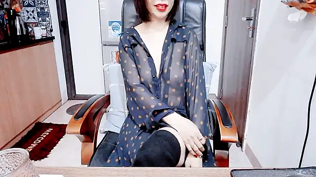 Miu-Le online show from February 2026 10:15:01 PM