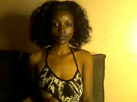 petite clara24 online show from April 2026 11:33:02 PM