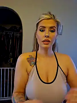 Snapshot of ellieconradxo chatting on December 2024 04:01:02 PM ellieconradxo online show from December 2024 04:01:02 PM