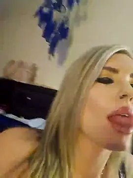 Snapshot of ellieconradxo chatting on January 2025 03:55:02 AM ellieconradxo online show from January 2025 03:55:02 AM