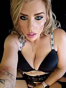 Snapshot of ellieconradxo chatting on September 2025 05:12:02 PM ellieconradxo online show from September 2025 05:12:02 PM