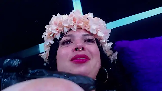 Snapshot of Cocoo_Nuth chatting on January 2025 12:12:02 PM Cocoo Nuth online show from January 2025 12:12:02 PM