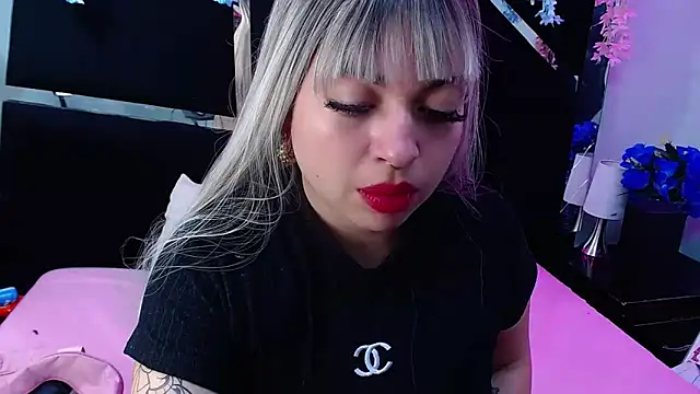 Snapshot of Cocoo_Nuth chatting on March 2025 02:59:02 AM Cocoo Nuth online show from March 2025 02:59:02 AM